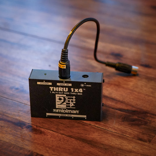 Midiman Midi Thru-Box 1x4 Audio Equipment